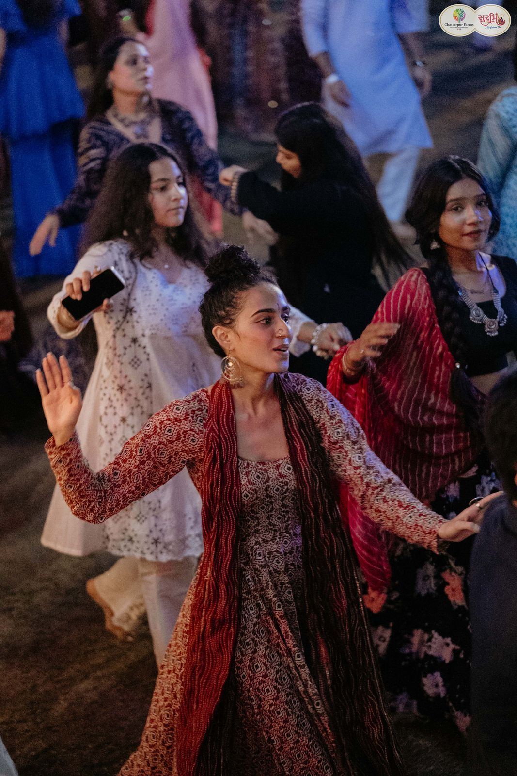 Crowd dancing garba at night at Surbhi Garba Dhoom Dandiya 2025, Chattarpur Farms, Nagpur